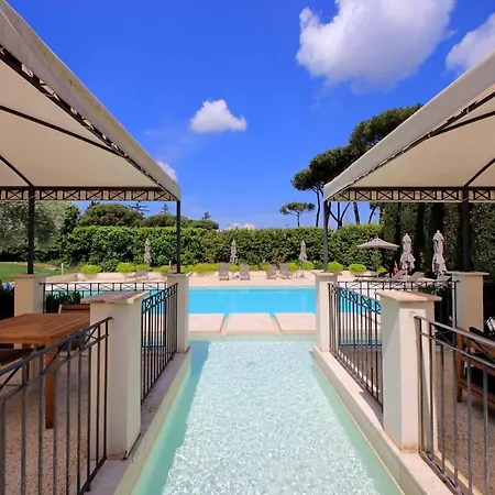 Luxury Aurelia With Swimming Pool Rom