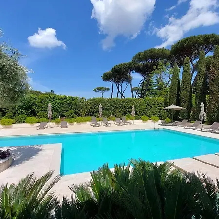 Luxury Aurelia With Swimming Pool Apartment