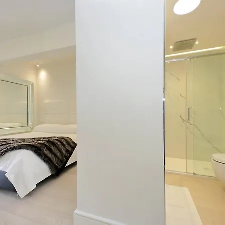 Luxury Aurelia With Swimming Pool Apartment Rom