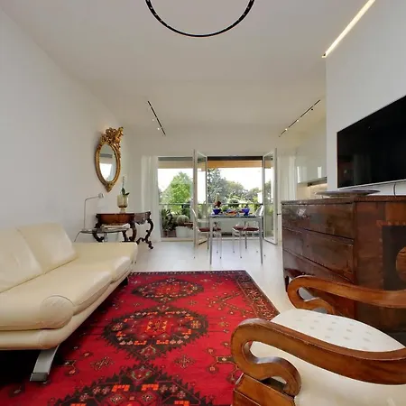 Luxury Aurelia With Swimming Pool * Rom