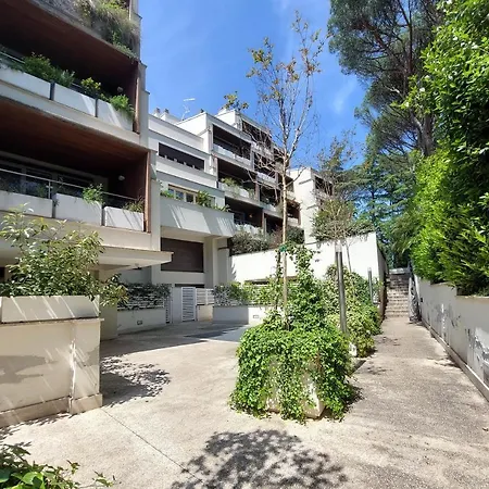 Luxury Aurelia With Swimming Pool Apartment Rom