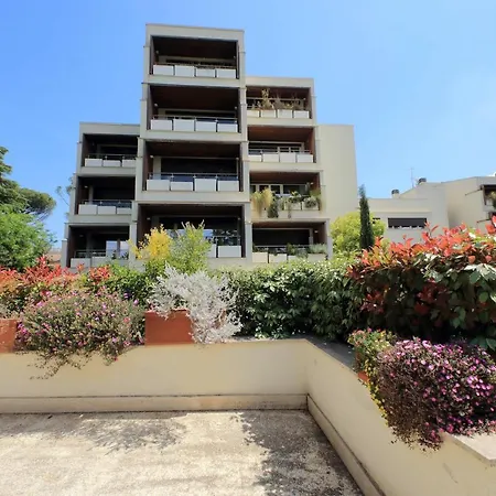 Luxury Aurelia With Swimming Pool Apartment *