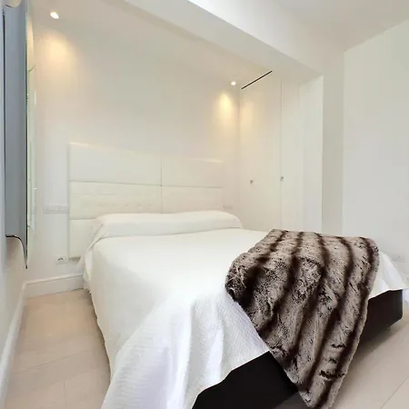 Apartment Luxury Aurelia With Swimming Pool Rom