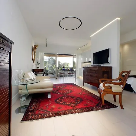 Luxury Aurelia With Swimming Pool * Rom