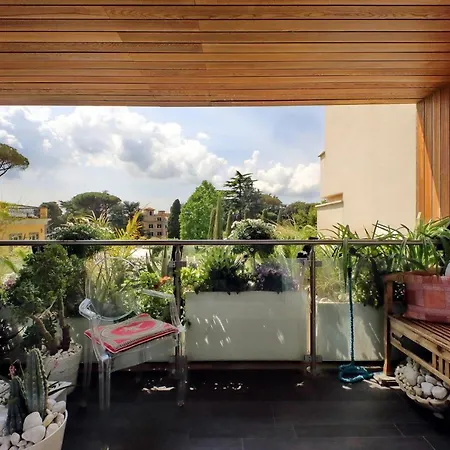 Luxury Aurelia With Swimming Pool Apartment