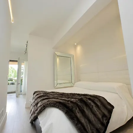 Luxury Aurelia With Swimming Pool Apartment *