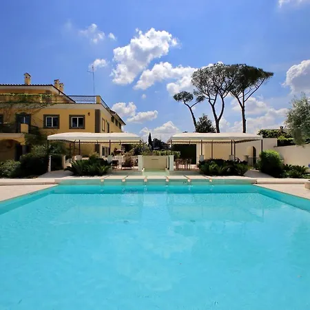 Luxury Aurelia With Swimming Pool