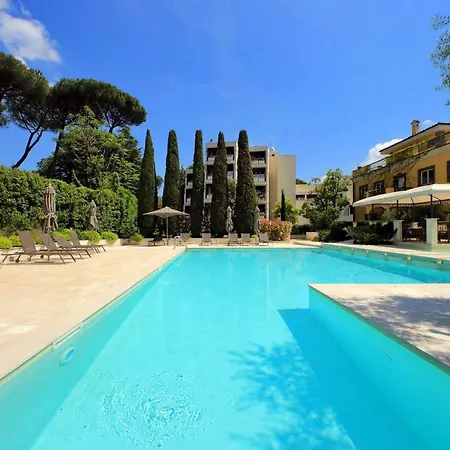 Luxury Aurelia With Swimming Pool