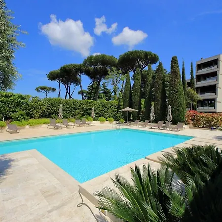 Luxury Aurelia With Swimming Pool Apartment