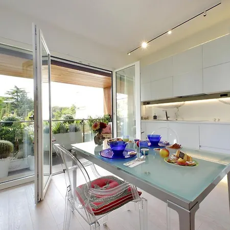 Luxury Aurelia With Swimming Pool